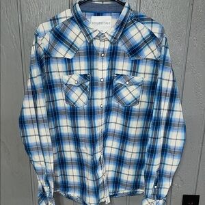 Aeropostale Men's Blue and White Checkered Shirt